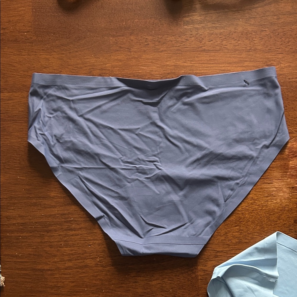 Lucky Brand Women’s Blue and Green Underwear Set size M - Picture 3 of 3